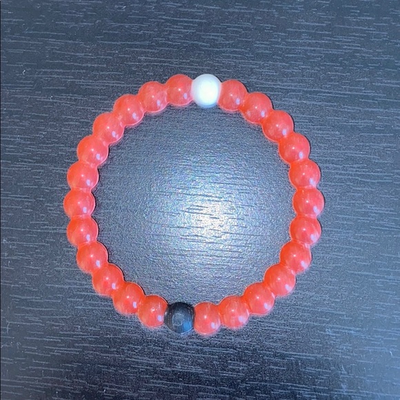 red lokai bracelet - Picture 2 of 2